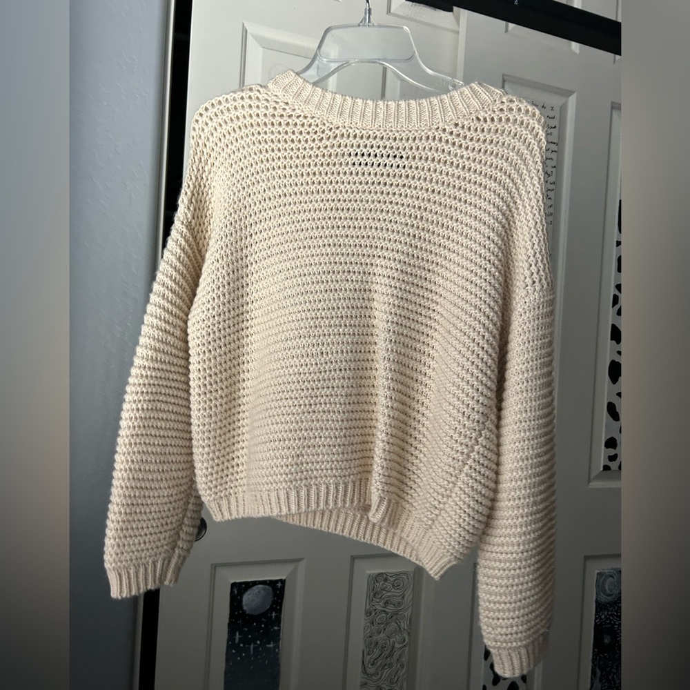 Crème medium knit sweater from Forever 21